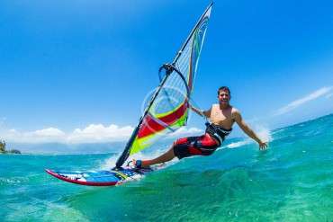 5 Upwind Windsurfing Tips for Beginners