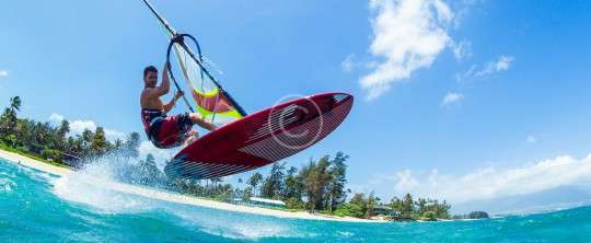 Windsurfing Or Kite Surfing: Which One Should You Choose?