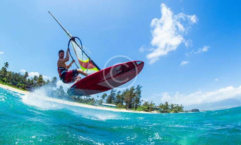 Windsurfing Or Kite Surfing: Which One Should You Choose?